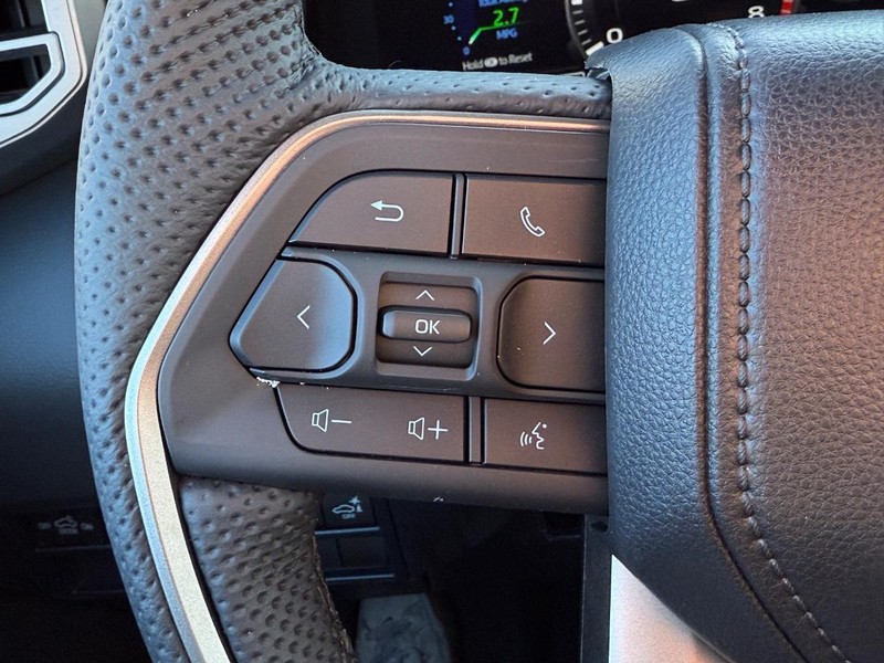 Toyota Tundra 4WD Vehicle Image 15