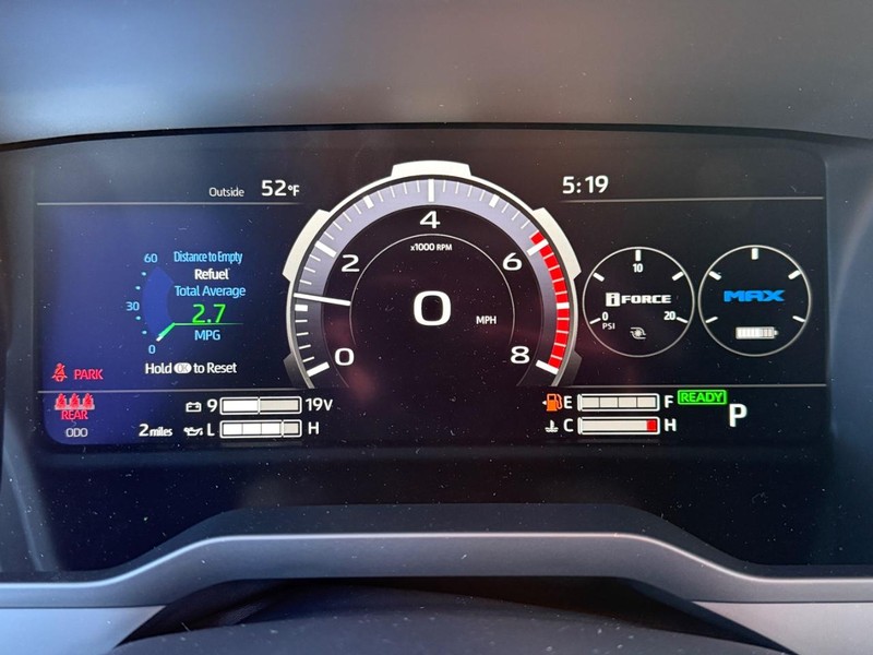 Toyota Tundra 4WD Vehicle Image 17