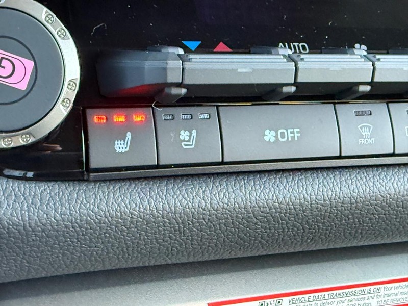 Toyota Tundra 4WD Vehicle Image 19