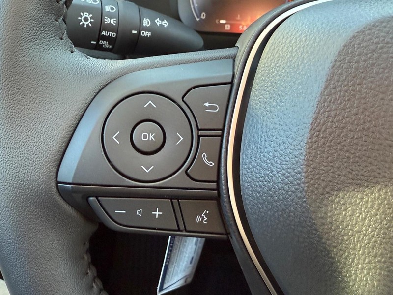 Toyota RAV4 Vehicle Image 13