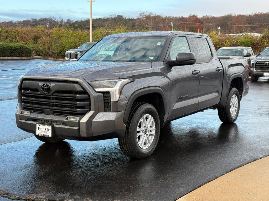 Toyota Tundra 4WD Vehicle Image 8