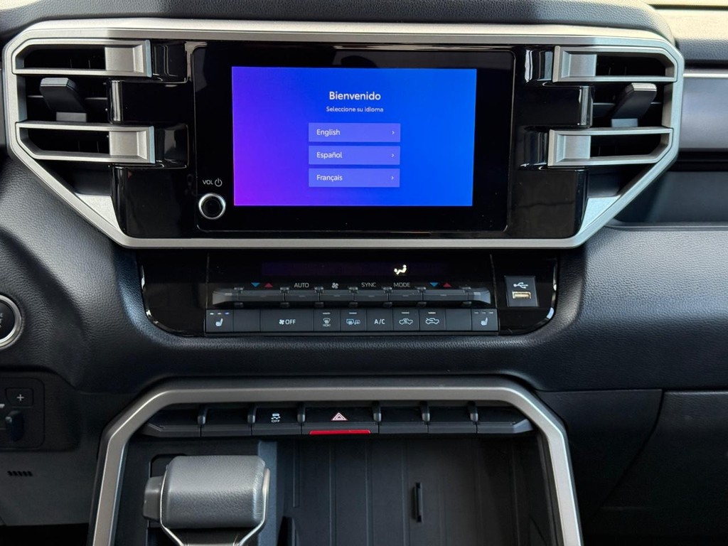 Toyota Tundra 4WD Vehicle Image 13