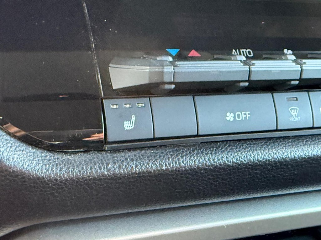 Toyota Tundra 4WD Vehicle Image 21