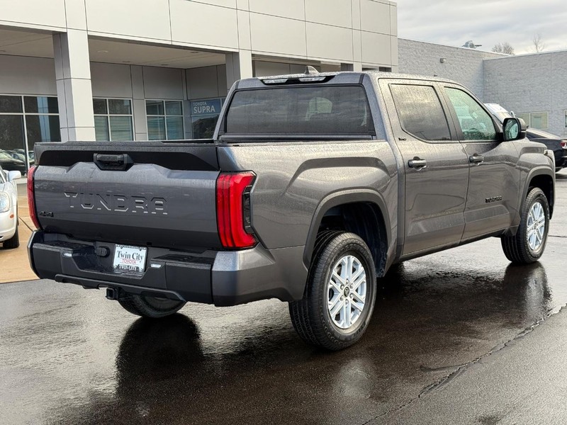 Toyota Tundra 4WD Vehicle Image 3