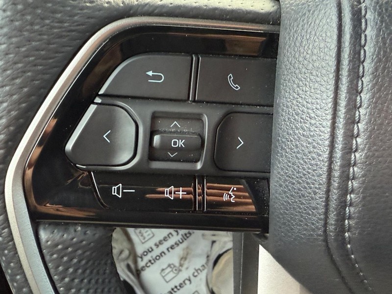 Toyota Tundra 4WD Vehicle Image 16