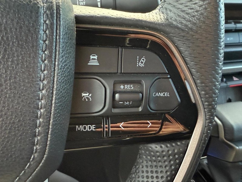 Toyota Tundra 4WD Vehicle Image 17