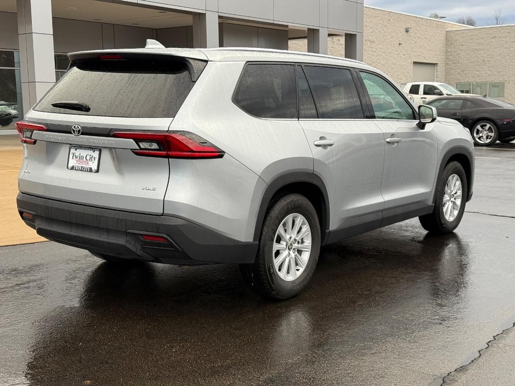 Toyota Grand Highlander Vehicle Image 3