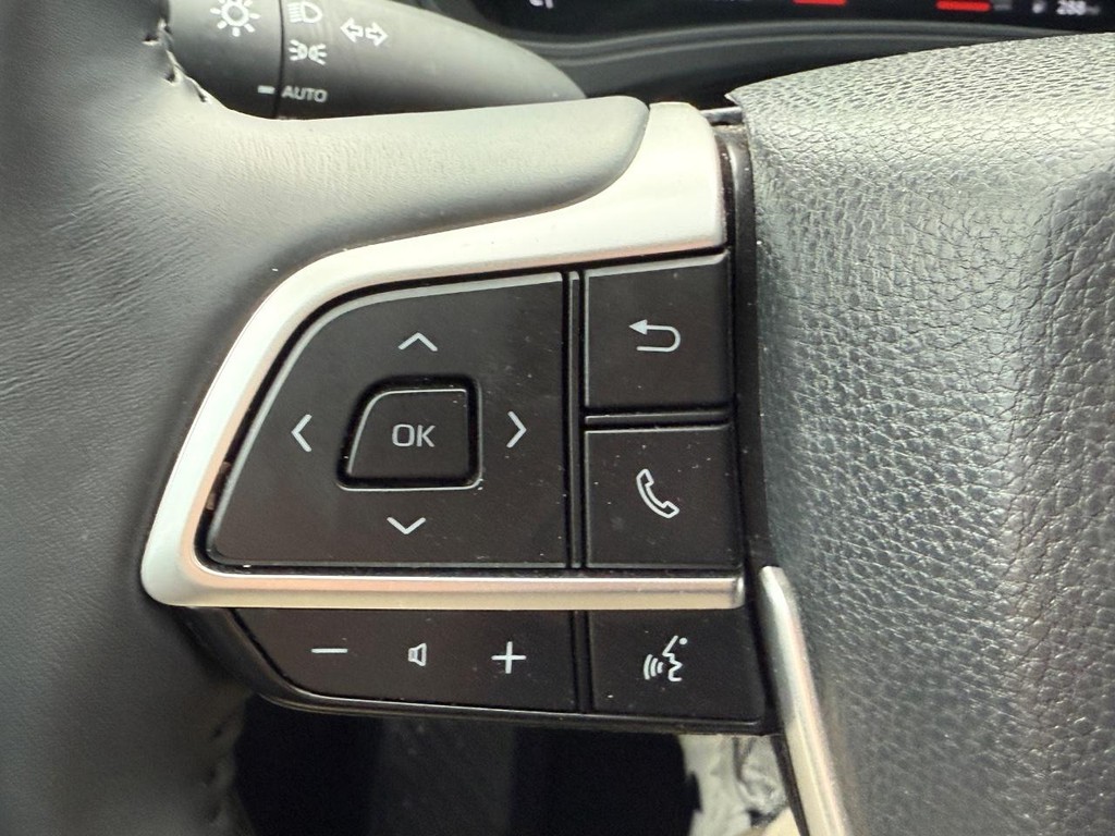 Toyota Grand Highlander Vehicle Image 18