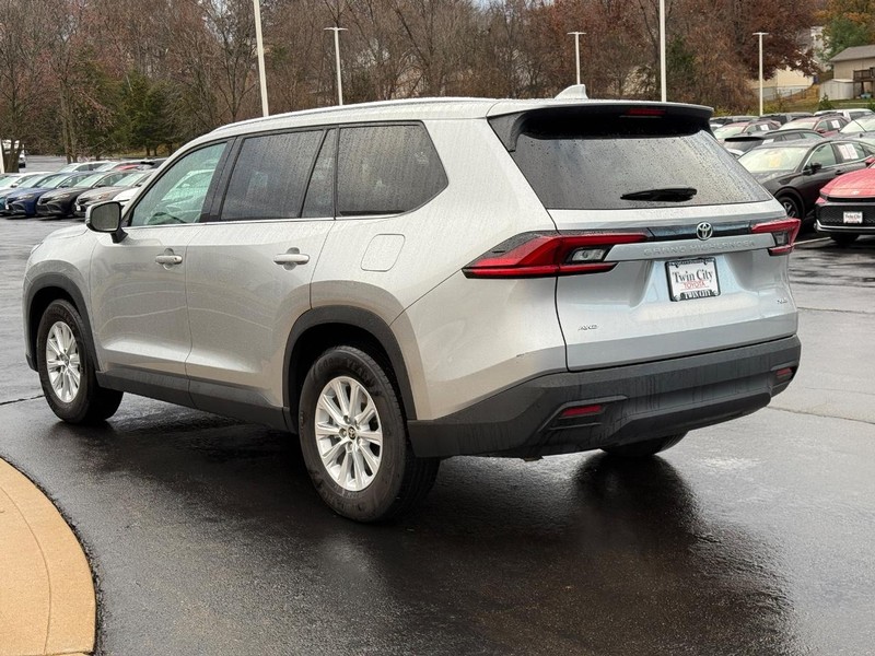 Toyota Grand Highlander Vehicle Image 7