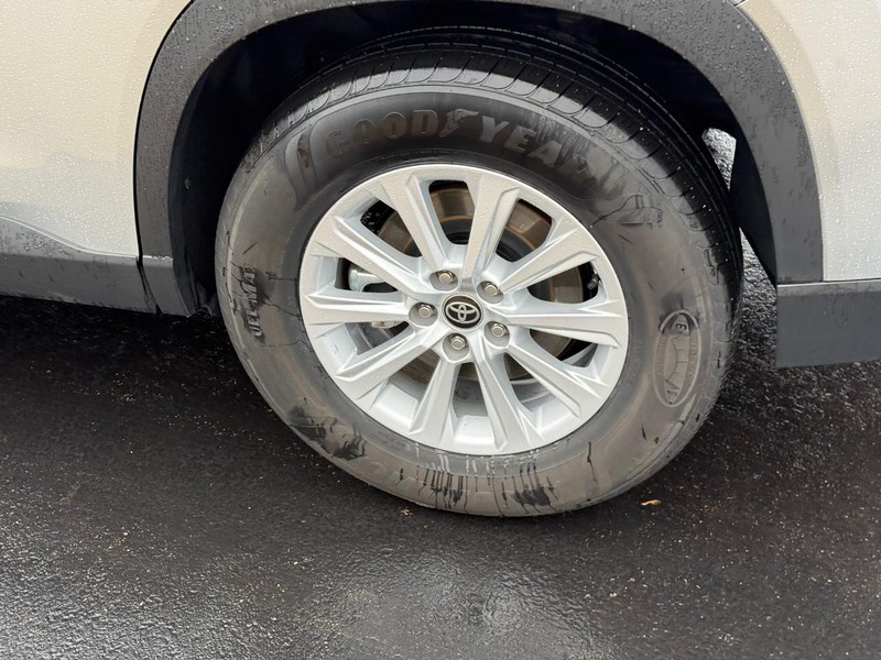 Toyota Grand Highlander Vehicle Image 8