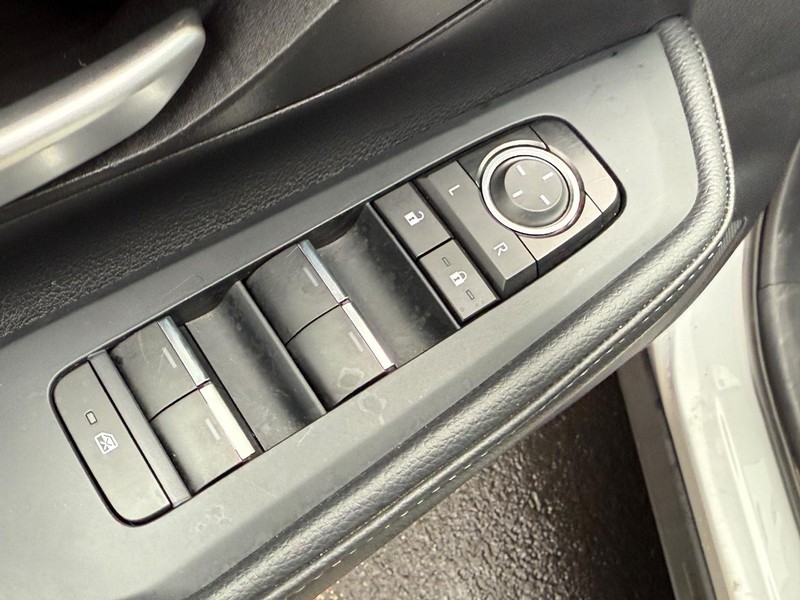 Toyota Grand Highlander Vehicle Image 16