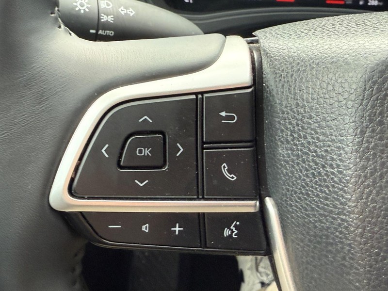 Toyota Grand Highlander Vehicle Image 18