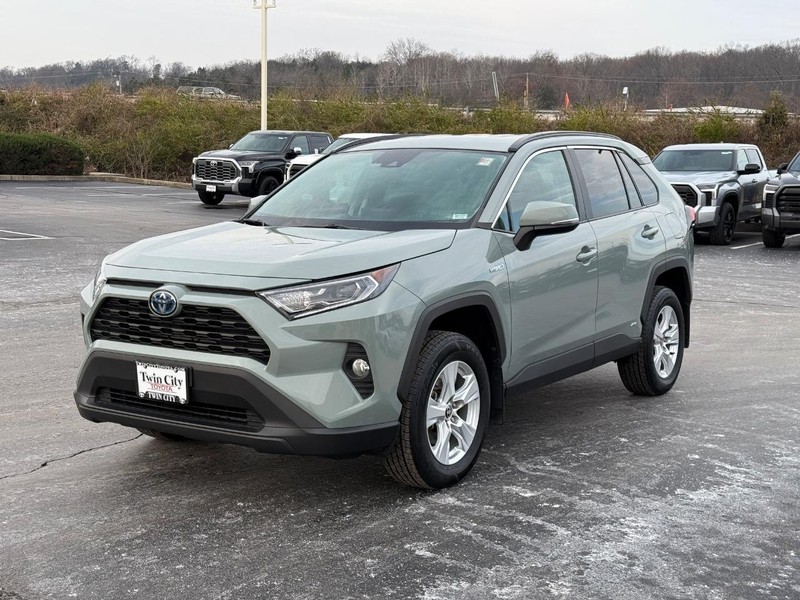 Toyota RAV4 Vehicle Image 9