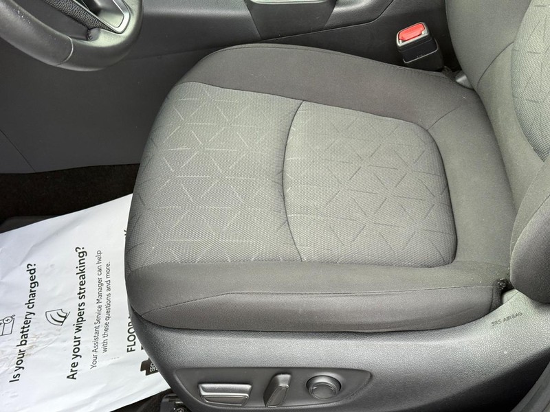 Toyota RAV4 Vehicle Image 16