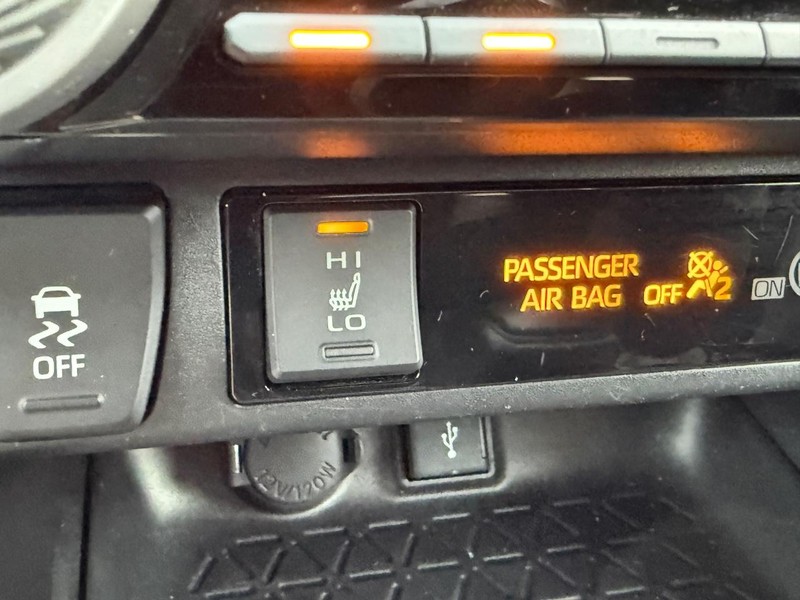 Toyota RAV4 Vehicle Image 22