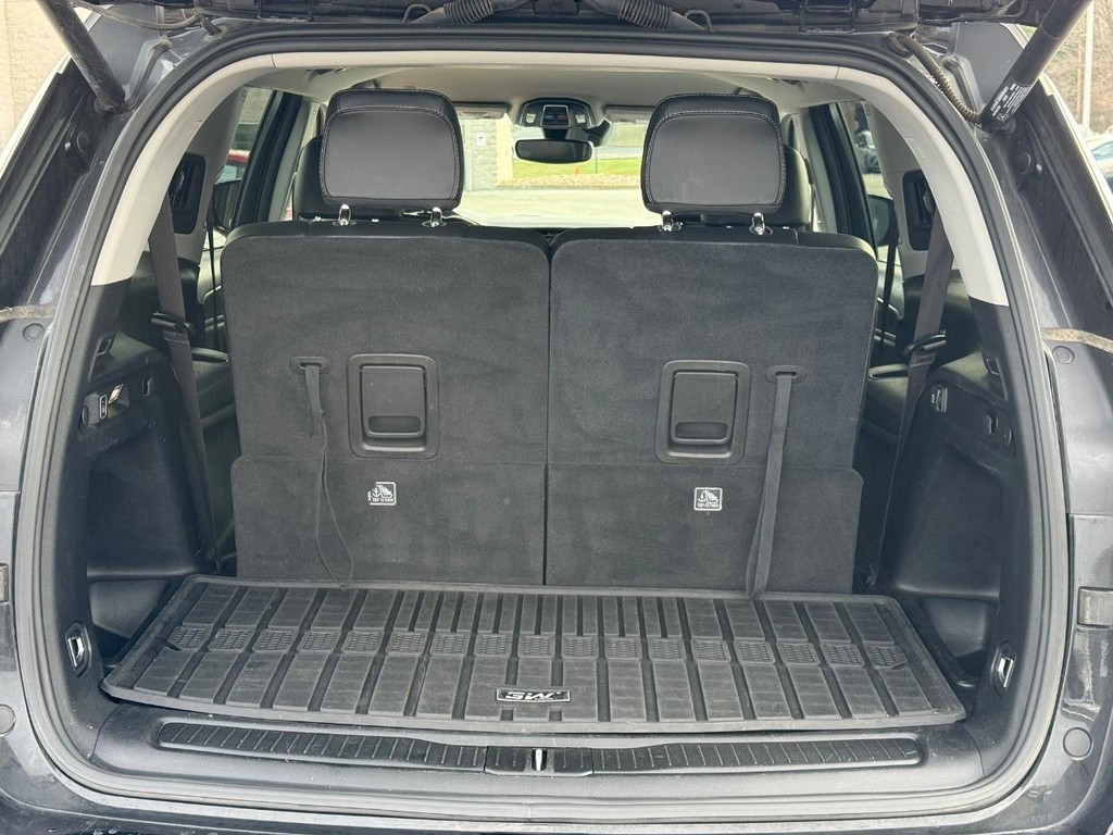 Jeep Grand Cherokee L Vehicle Image 4