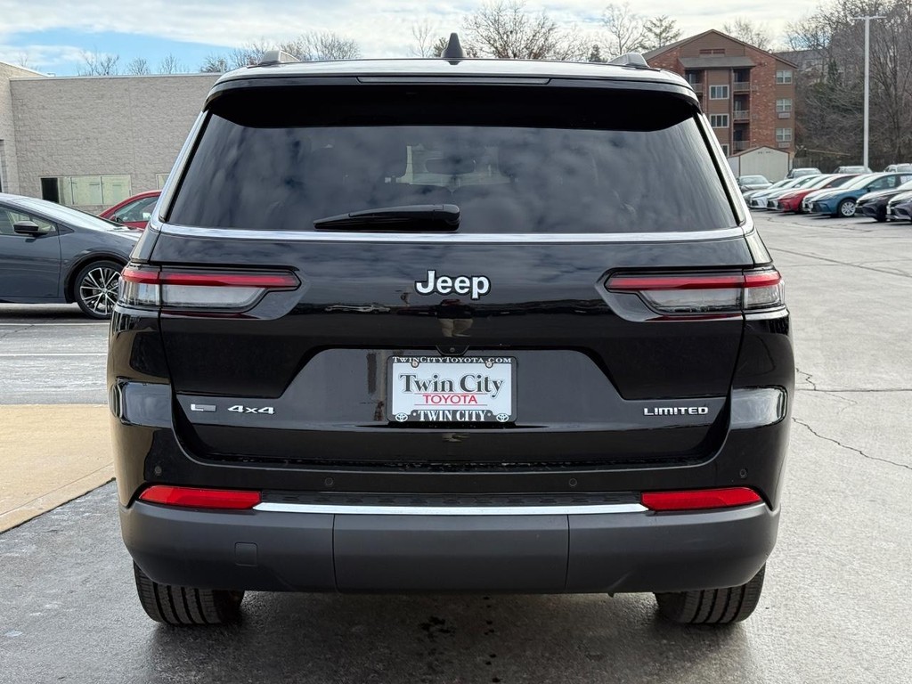 Jeep Grand Cherokee L Vehicle Image 5