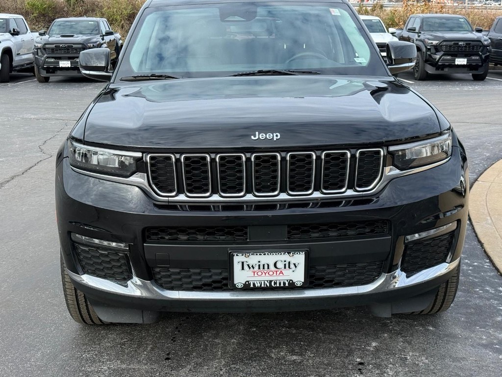 Jeep Grand Cherokee L Vehicle Image 10