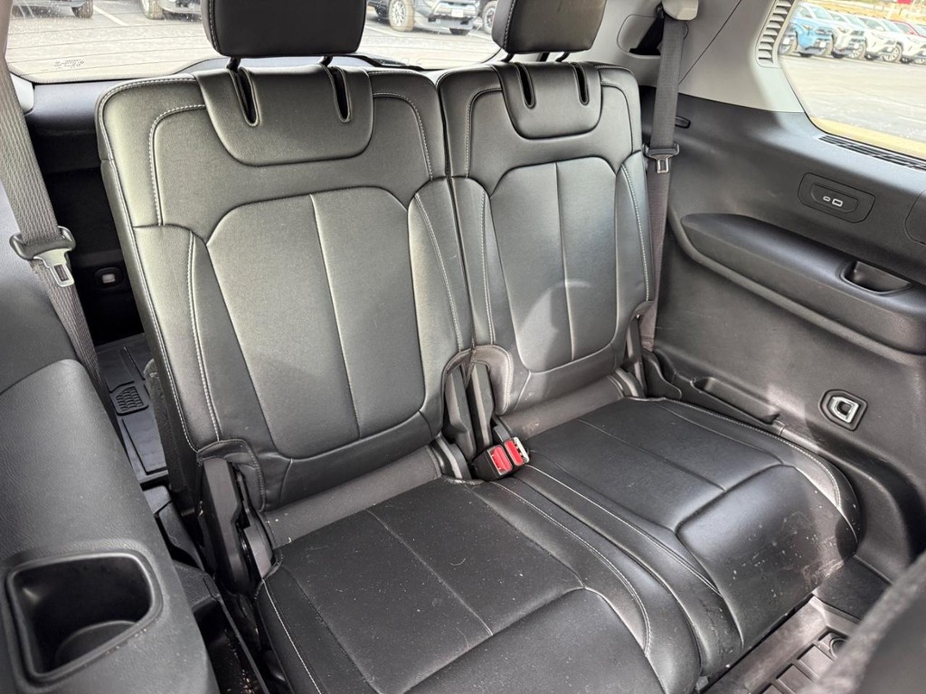 Jeep Grand Cherokee L Vehicle Image 11