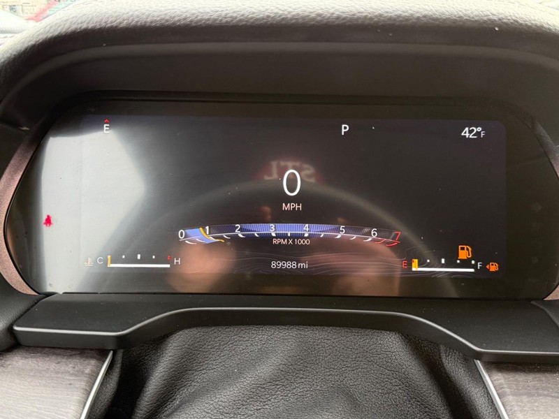 Jeep Grand Cherokee L Vehicle Image 21