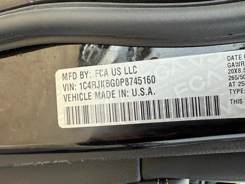 Jeep Grand Cherokee L Vehicle Image 25