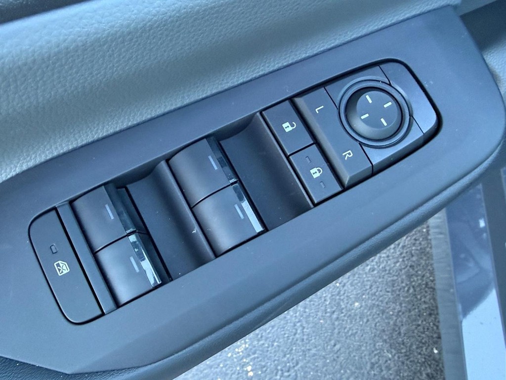 Toyota Prius Vehicle Image 9