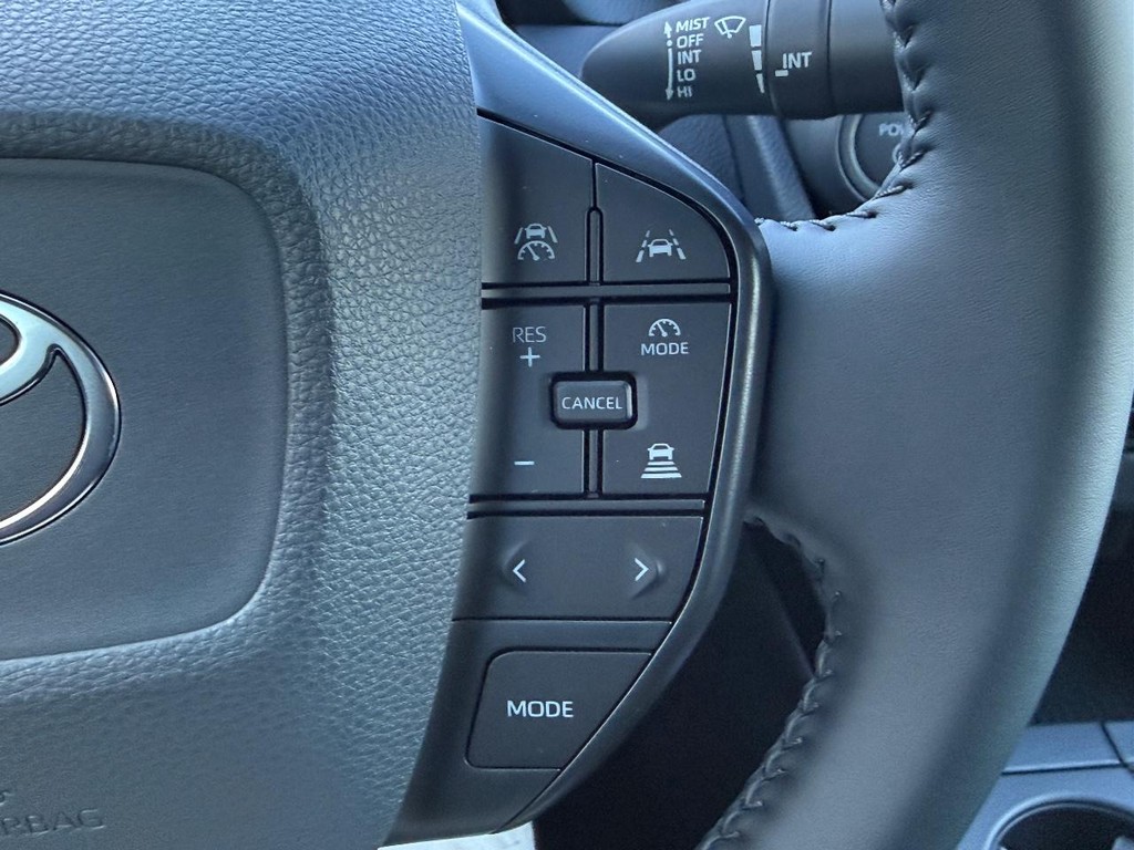 Toyota Prius Vehicle Image 12