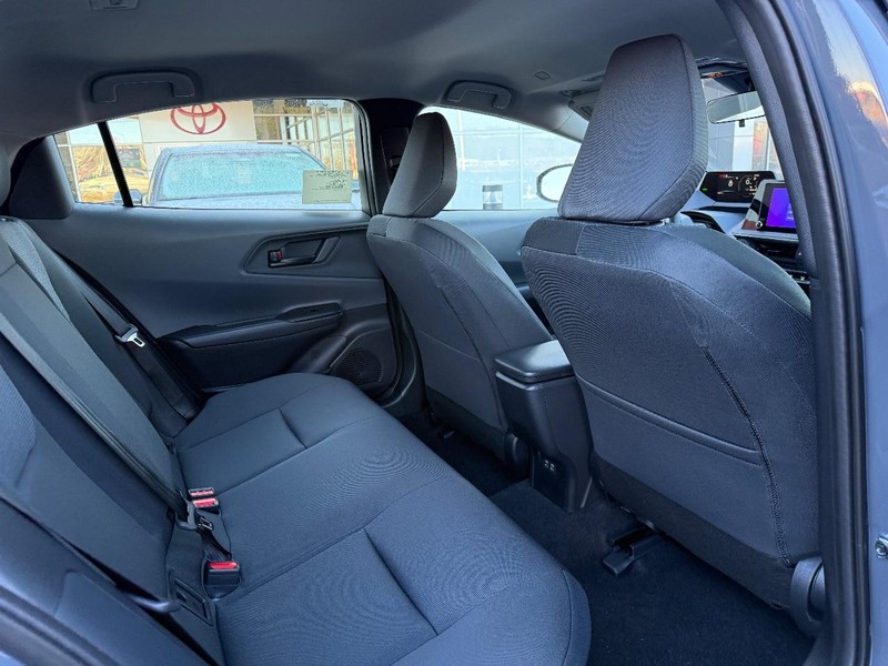 Toyota Prius Vehicle Image 5