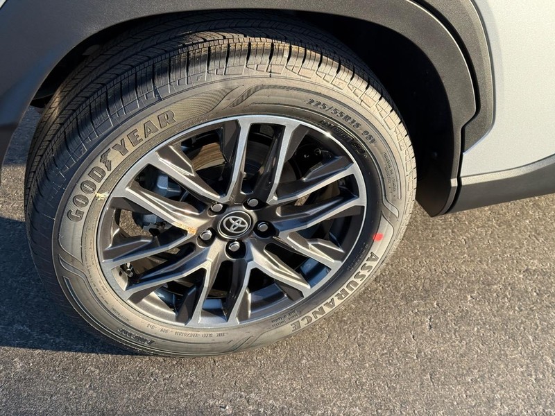 Toyota Corolla Cross Vehicle Image 5