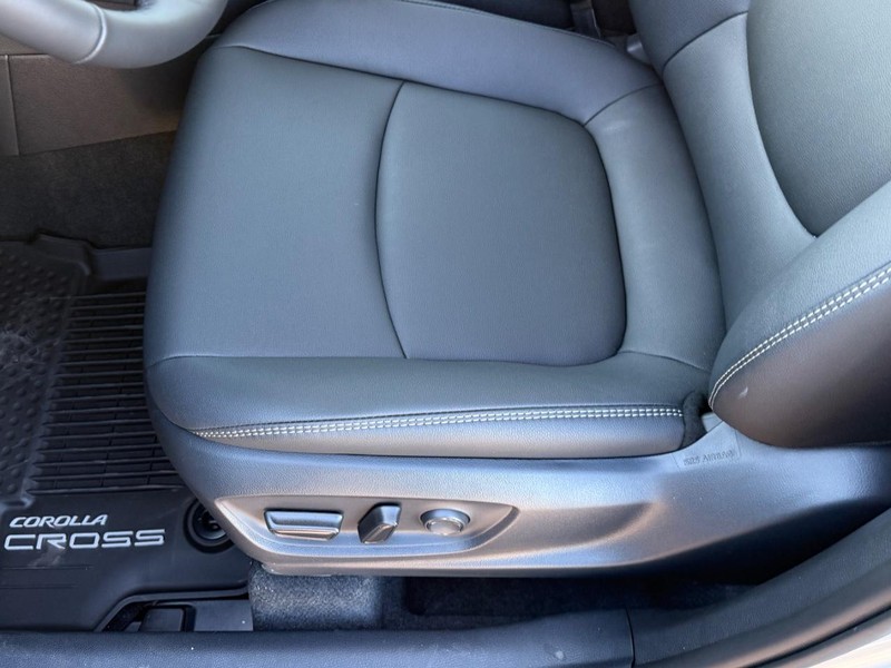 Toyota Corolla Cross Vehicle Image 11