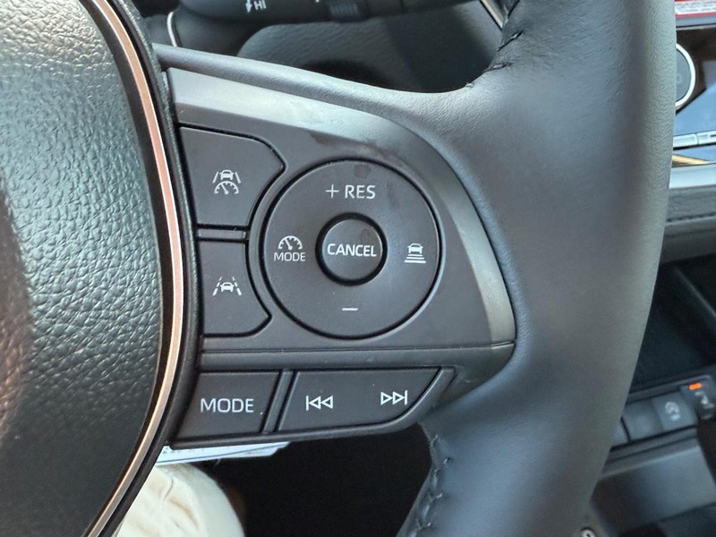 Toyota Corolla Cross Vehicle Image 13