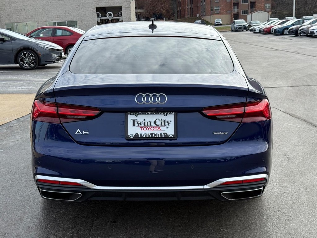 Audi A5 Sportback Vehicle Full-screen Gallery Image 05