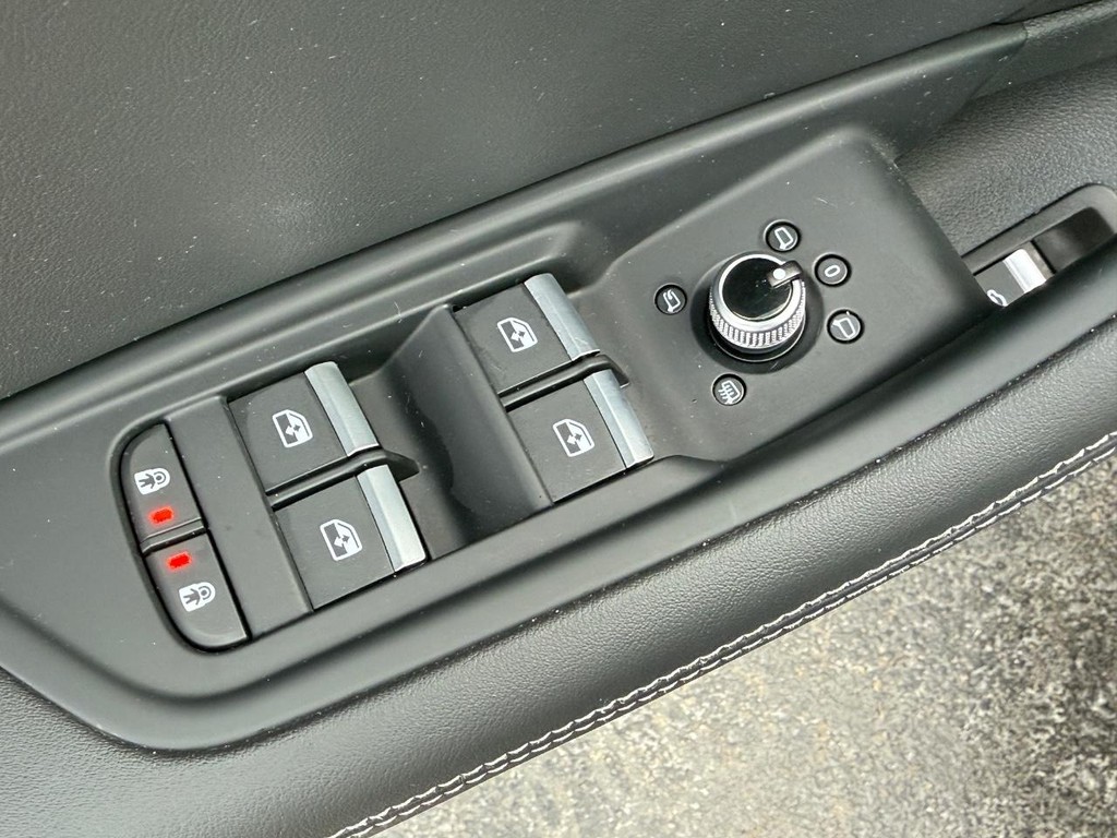 Audi A5 Sportback Vehicle Full-screen Gallery Image 14