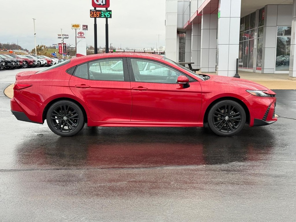 Toyota Camry Vehicle Image 2