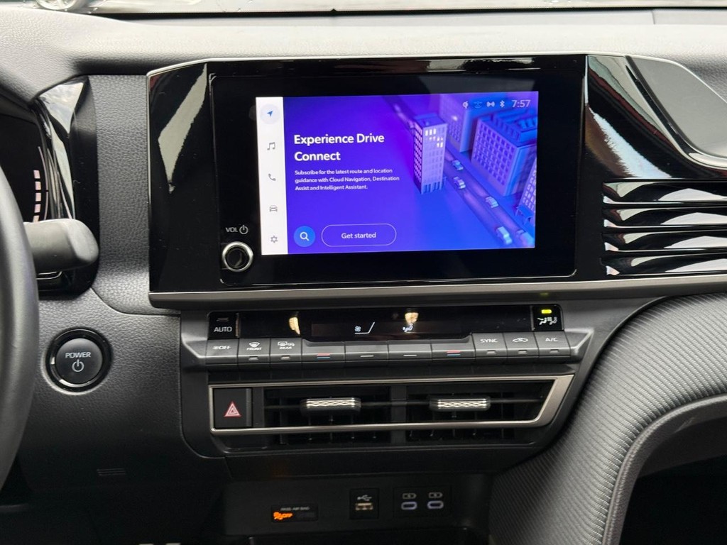 Toyota Camry Vehicle Image 14