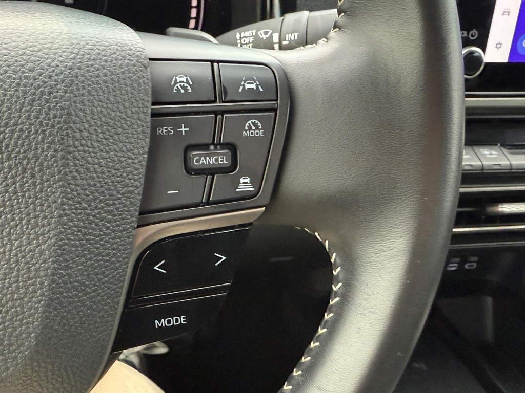 Toyota Camry Vehicle Image 18