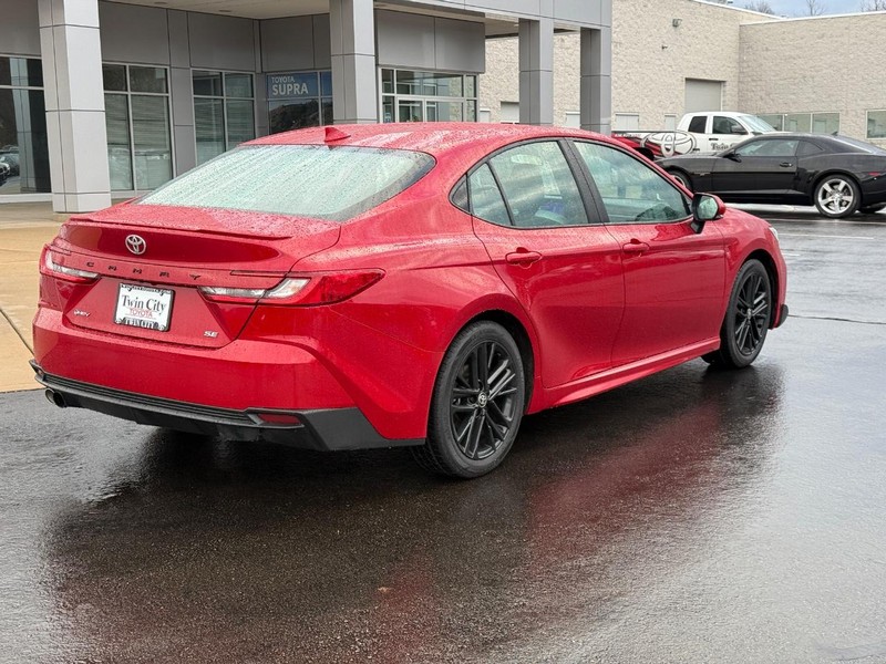 Toyota Camry Vehicle Image 3