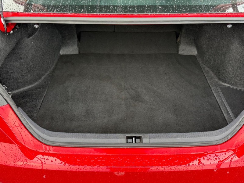 Toyota Camry Vehicle Image 4