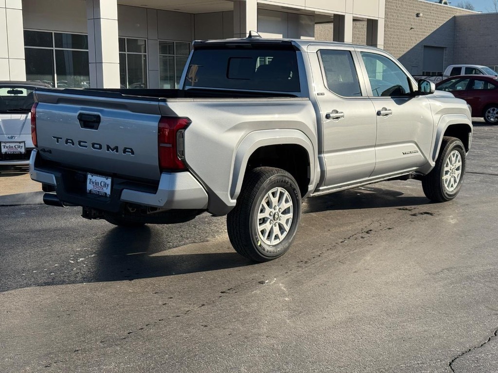 Toyota Tacoma 4WD Vehicle Image 3