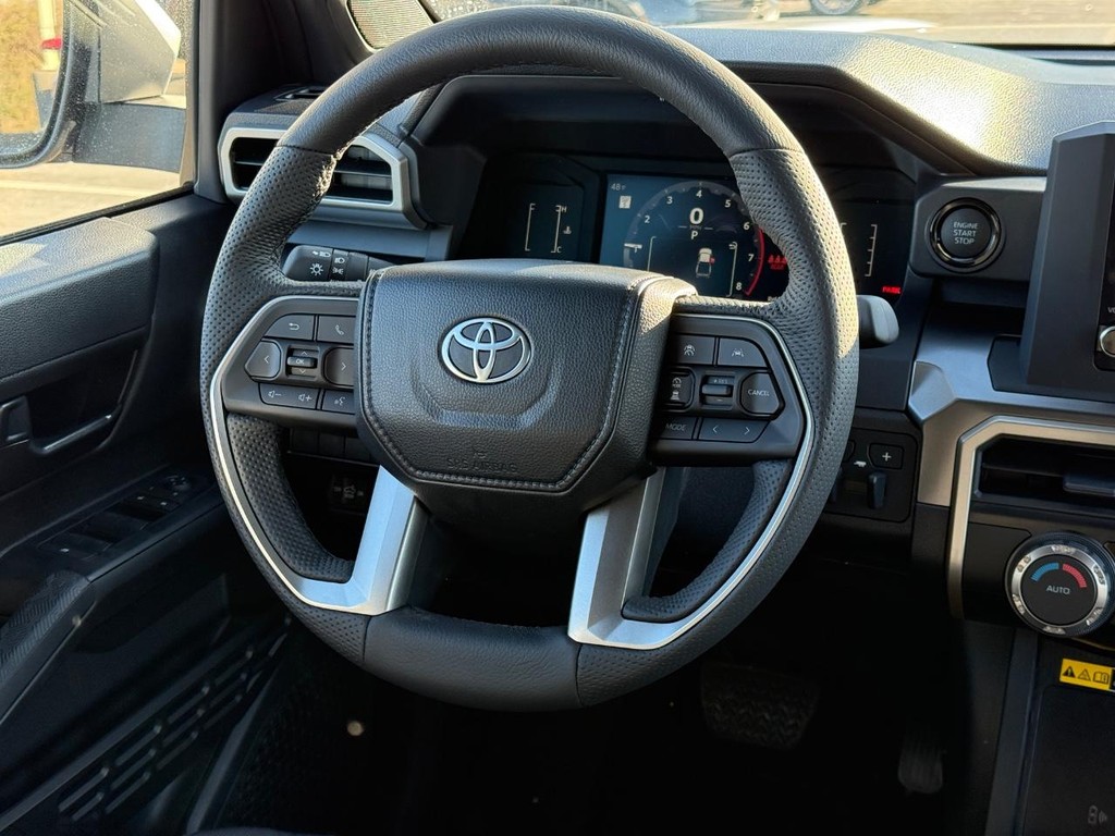 Toyota Tacoma 4WD Vehicle Image 8