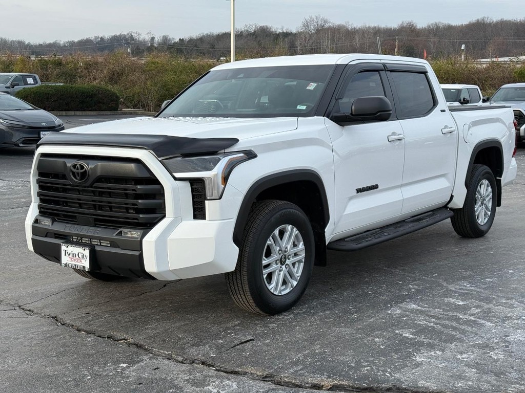 Toyota Tundra 4WD Vehicle Image 7