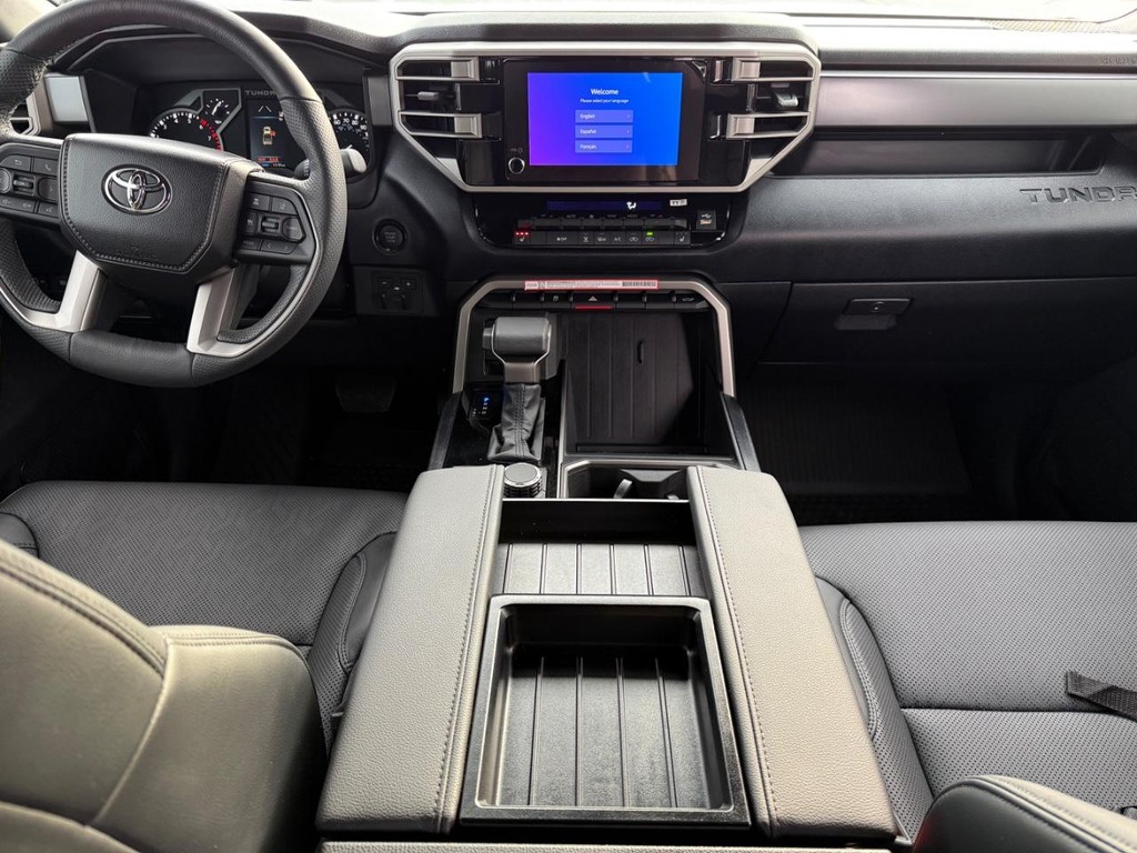 Toyota Tundra 4WD Vehicle Image 11