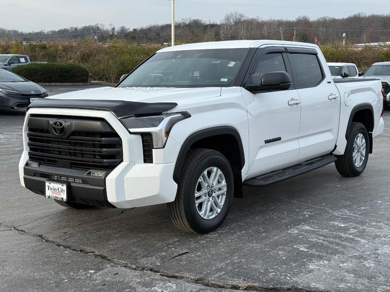 Toyota Tundra 4WD Vehicle Image 7