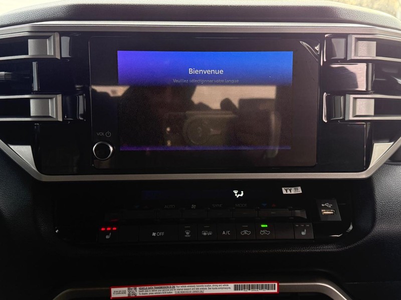 Toyota Tundra 4WD Vehicle Image 13