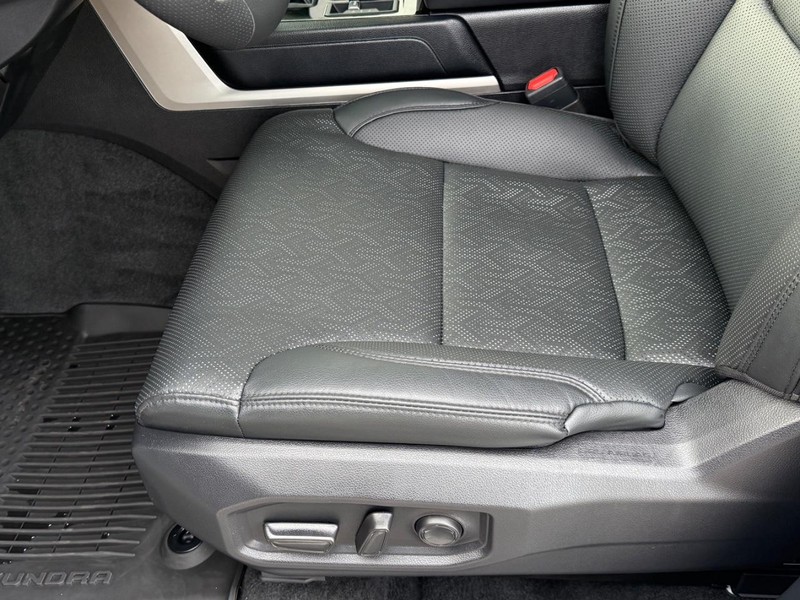 Toyota Tundra 4WD Vehicle Image 15