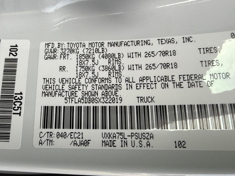 Toyota Tundra 4WD Vehicle Image 22