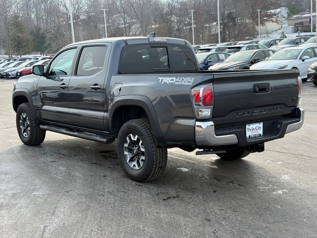 Toyota Tacoma 4WD Vehicle Image 6
