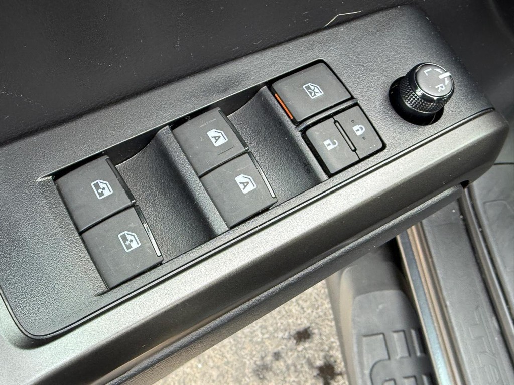 Toyota Tacoma 4WD Vehicle Image 15