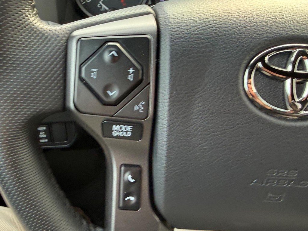 Toyota Tacoma 4WD Vehicle Image 17