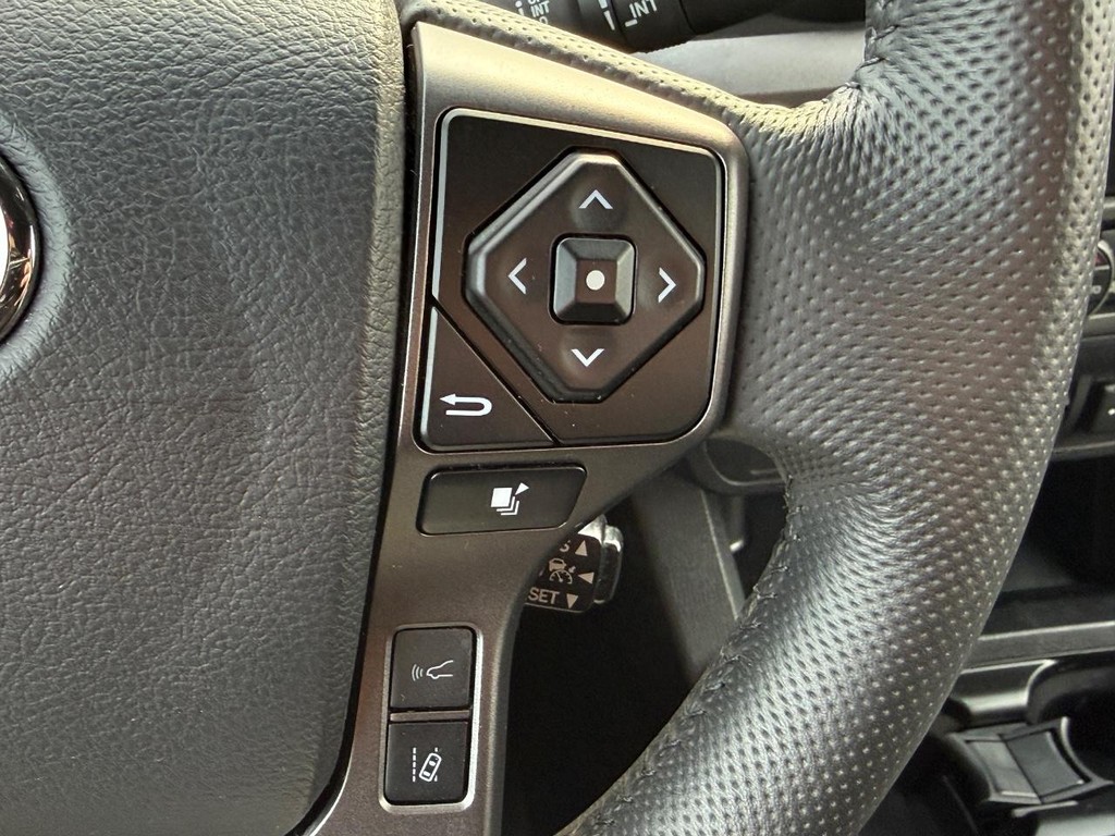 Toyota Tacoma 4WD Vehicle Image 18